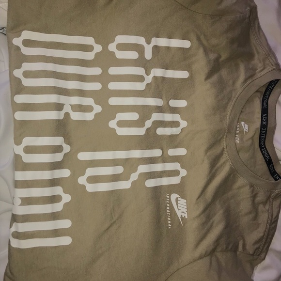 Nike ‘Our Playground’ Men’s Tee - Picture 3 of 3